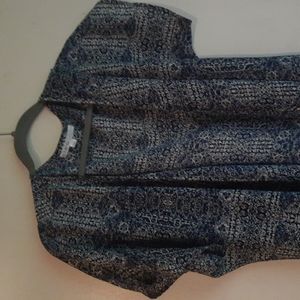 Cleo size S/M blue & white short sleeve lightweight cardigan